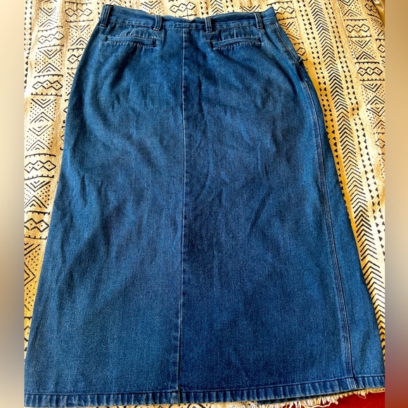 Vintage Claudio Nucci Denim Skirt with Front Slit. Size 11-12 - Picture 4 of 4